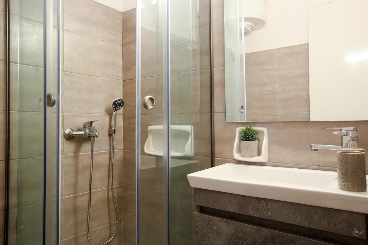 Luxury Apartments Christos Guviá Kültér fotó