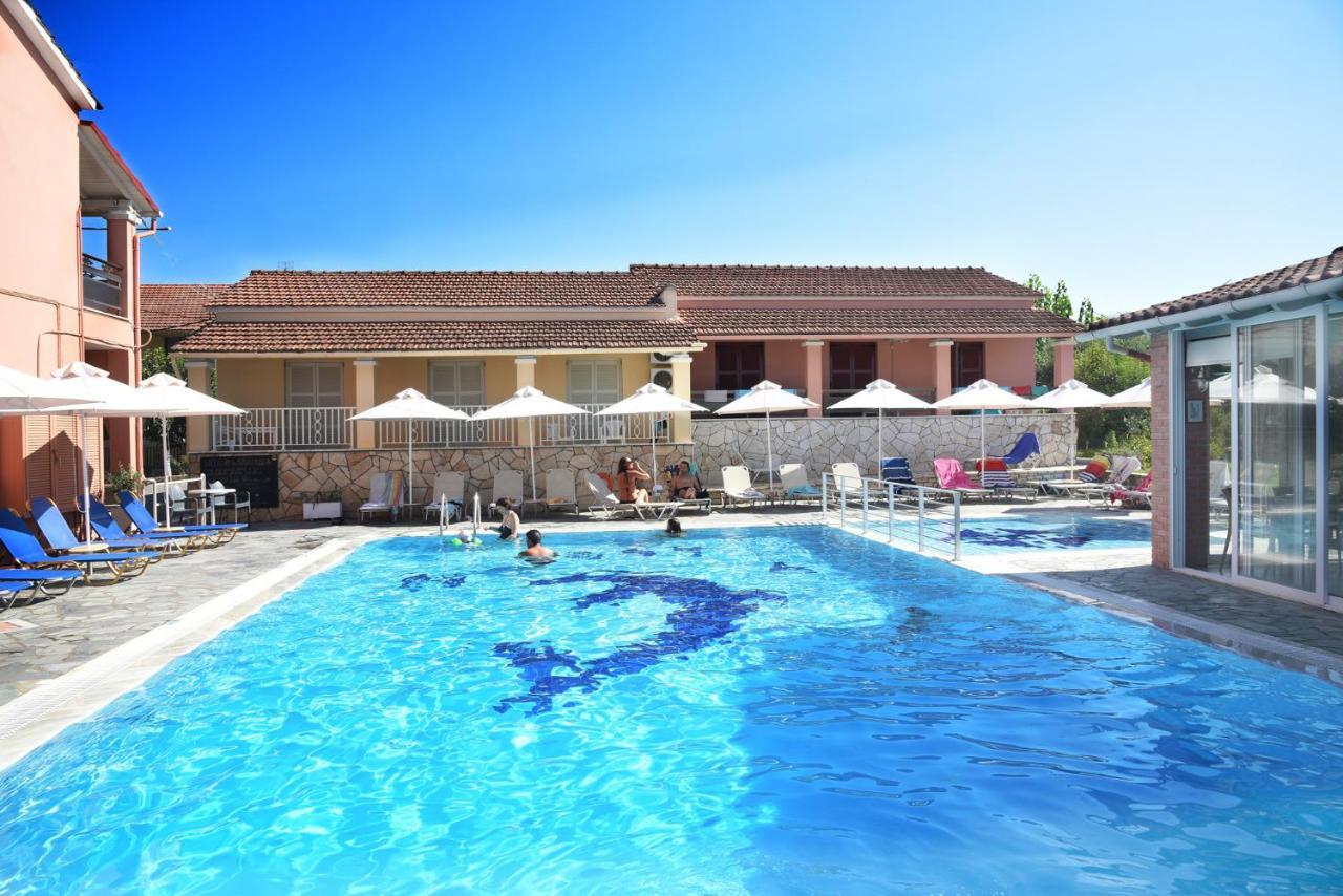 Luxury Apartments Christos Guviá Kültér fotó
