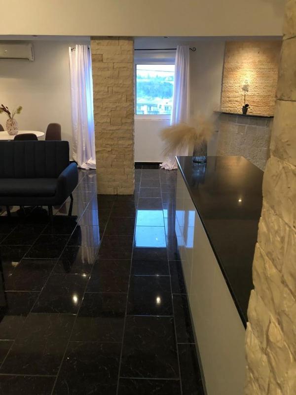 Luxury Apartments Christos Guviá Kültér fotó