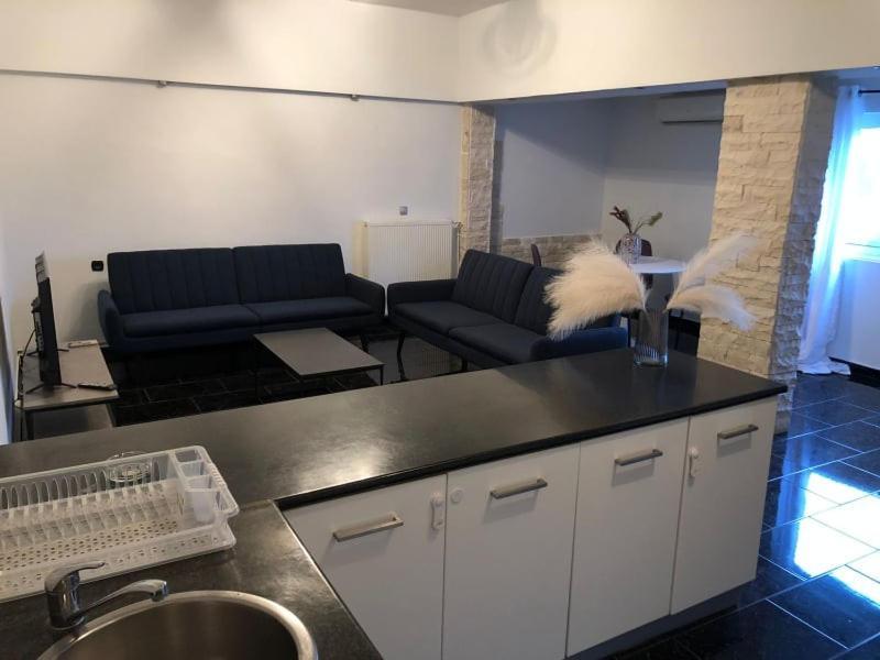 Luxury Apartments Christos Guviá Kültér fotó